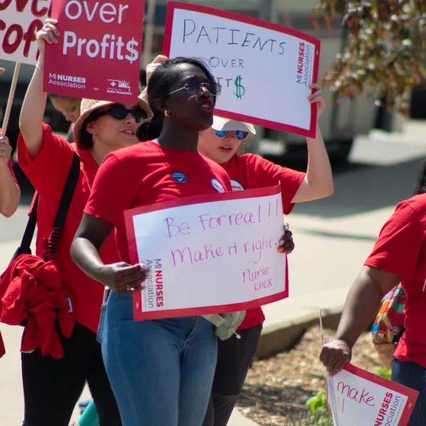 MNA-UMPNC members at picket 